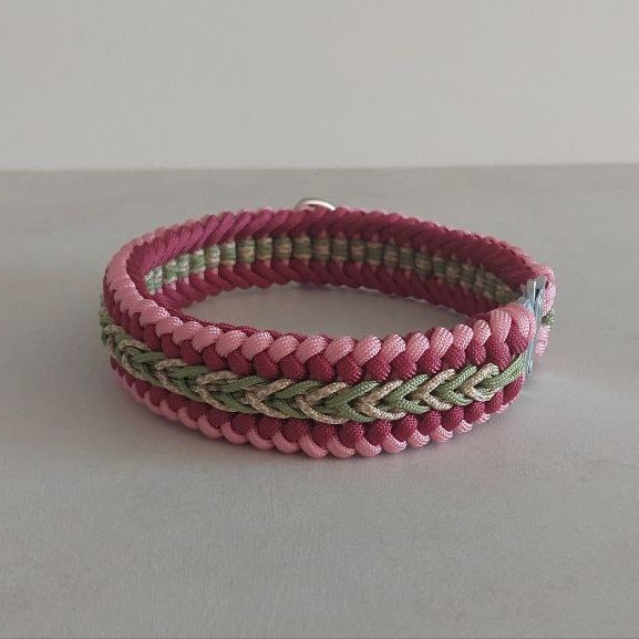 Collare osco rosa creato per la linea made in italy artigianale di zekyshop