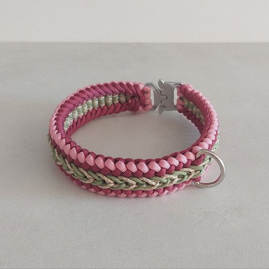 Collare Bosco Rosa made in italy artigianale reallizzato in paracord disponibile in diverse taglie e colori
