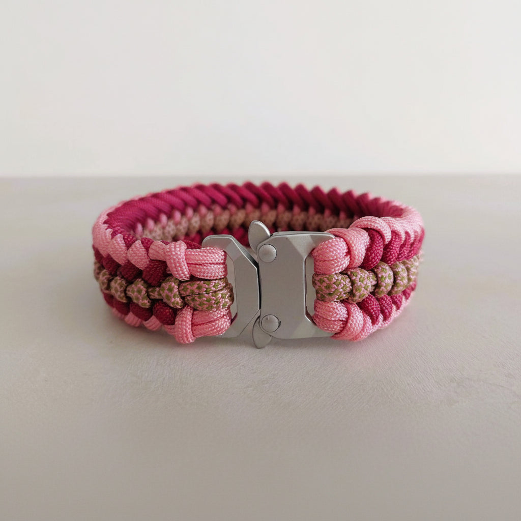 Collare artigianale prodotto in italia per la linea di zekyshop made in itali collare isa rosa 