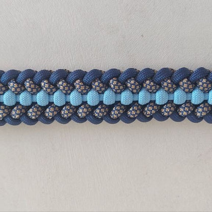 collare isa blu particolare della lavorazione  in paracord made in italy artigianale 