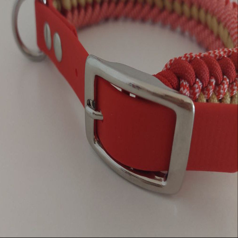 Dettaglio del Collare Isa Natalizio made in Italy fatto a mano con bellissima decorazione Natalizia elegante, raffinato e alla moda, disponibile in 3 taglie