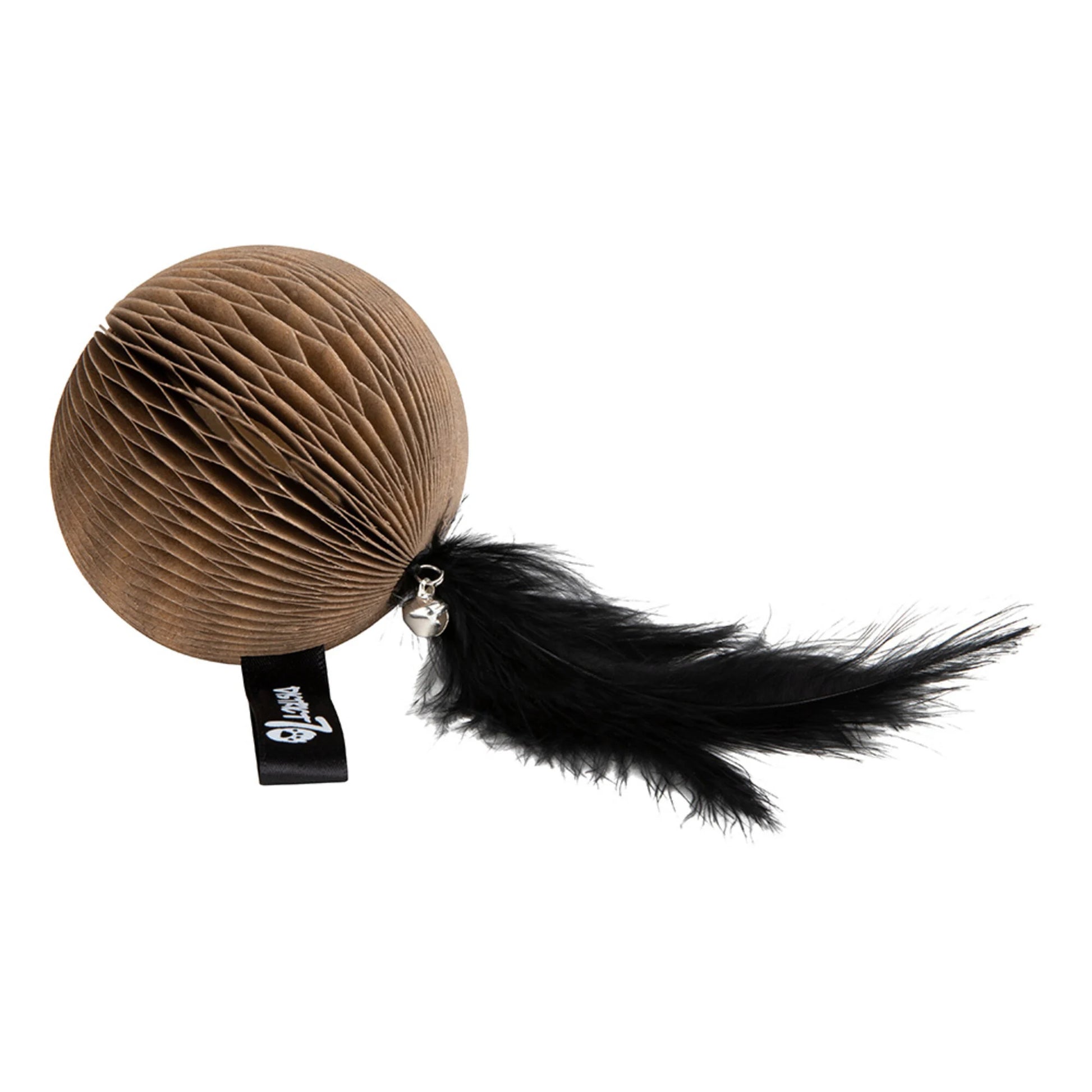 Dettaglio del gioco pallina con piuma e campanellino incluso nella giftbox set 3 giochi per gatti