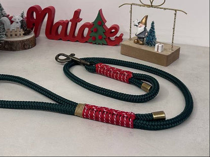 Guinzaglio Bosco Alpino elegante per ogni escursione e affascinante, per un look unico. Disponibili altre varianti e colori abbinabili ai collari della linea stella di natale il made in italy di ZekyShop