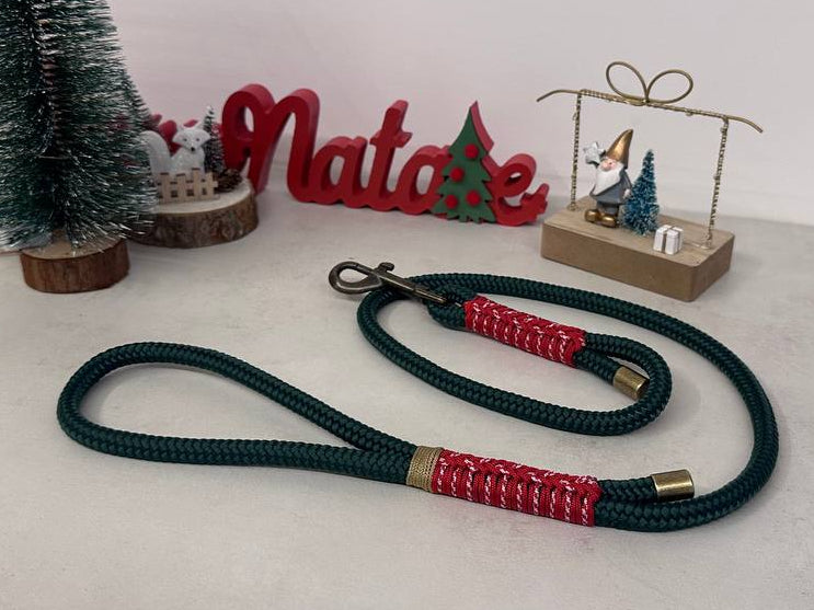 Guinzaglio Bosco Alpino elegante per ogni escursione un look unico. Disponibili altre varianti e colori abbinabili ai collari della linea stella di natale il made in italy di ZekyShop