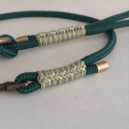 Guinzaglio Isa Verde made in italy artigianale realizzato in paracord disponibile anche in altri colori taglia unica 110/120cm