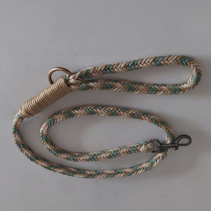 Guinzaglio bosco incantato verde realizzato artigianalmente in italia per la linea di zekyshop