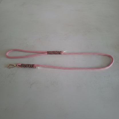 Guinzaglio isa rosa pastello prodotto in italia fatto a mano con colori brillanti per l'estate