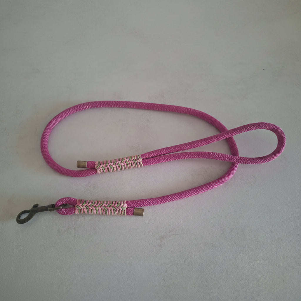 Guinzaglio pink con decorazione realizzate a mano by zekyshop