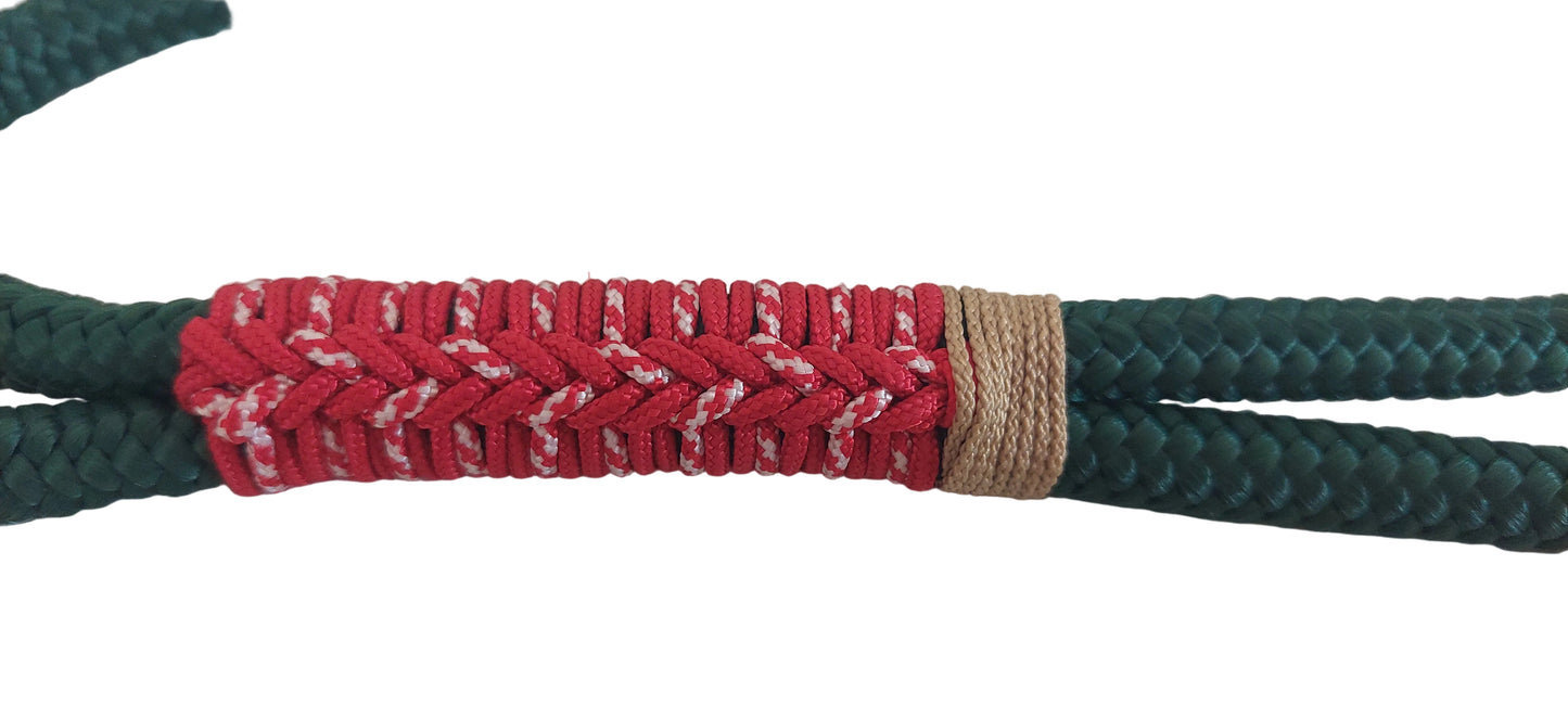 Particolare della decorazione del guinzaglio Bosco Alpino made in Italy artigianale