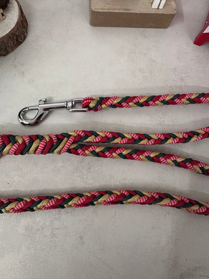 il guinzaglio bosco incantato della linea stella di natale per escursioni natalizie con i colori di un bosco invernale 