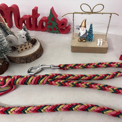 particolare del guinzaglio bosco incantato made in italy artigianale creato insieme alla linea stella di natale per un felice natale anche per i nostri amati cuccioli